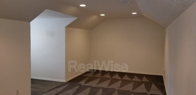 16139 Park Dr - Photo 4 of 10