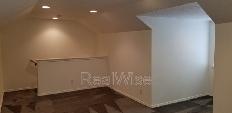 16139 Park Dr - Photo 5 of 10