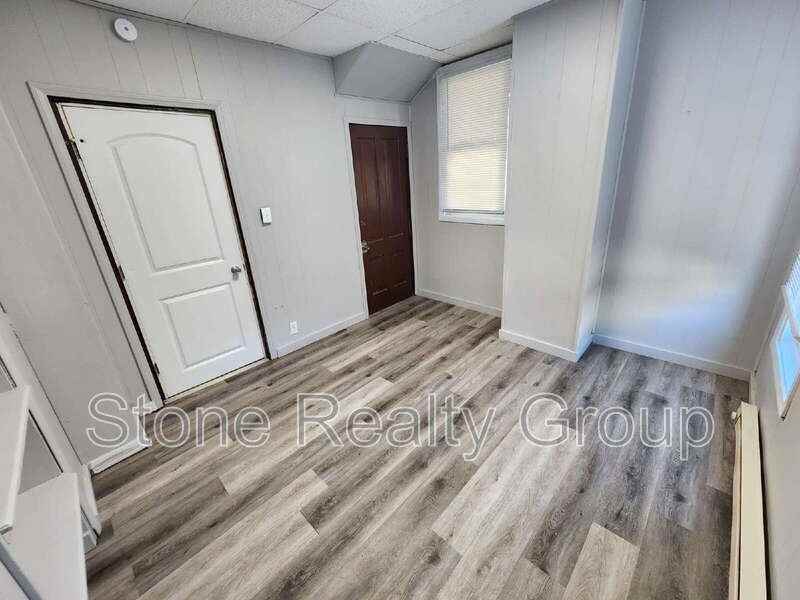 121 Gilbert Ave #1 - Photo 2 of 7