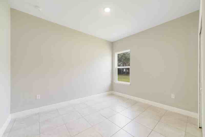 2117 W Swanson Dr - Photo 7 of 12