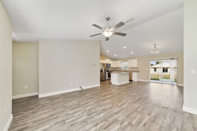 329 Locust Pass - Photo 3 of 11