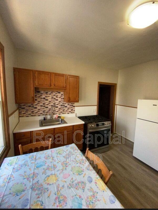 102 Macamley St #2ndFL - Photo 5 of 18