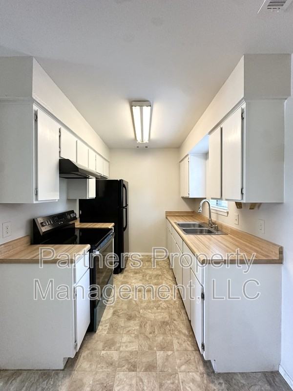 3520 W Olive St - Photo 6 of 24