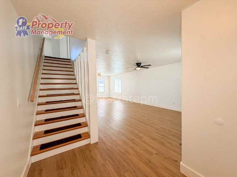 16042 N Saint Helens Dr - Photo 3 of 38