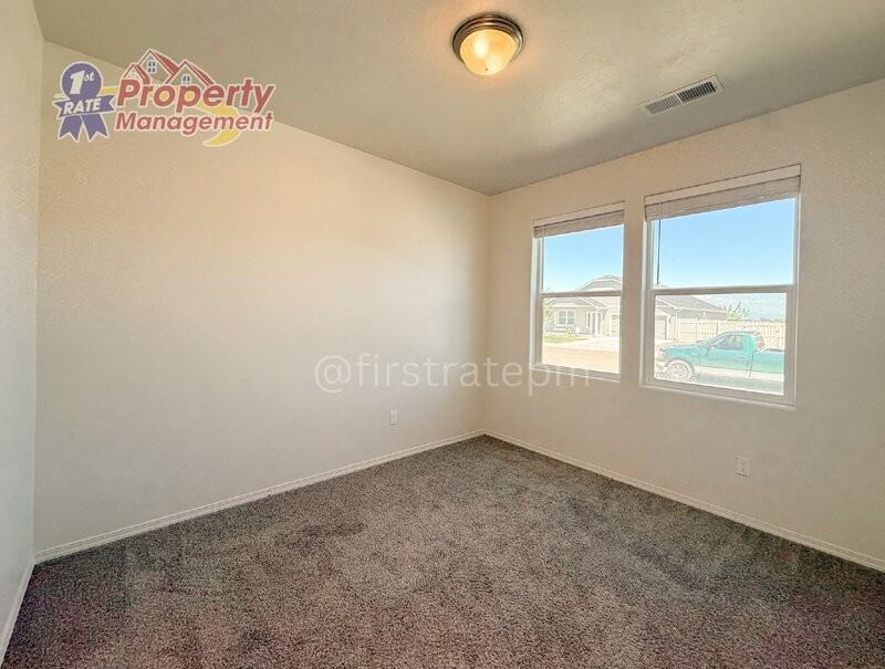 4800 Great Falls Ave - Photo 3 of 33
