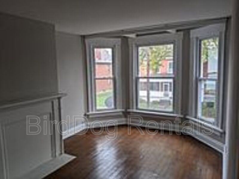 60 Martin Ave - Photo 3 of 19