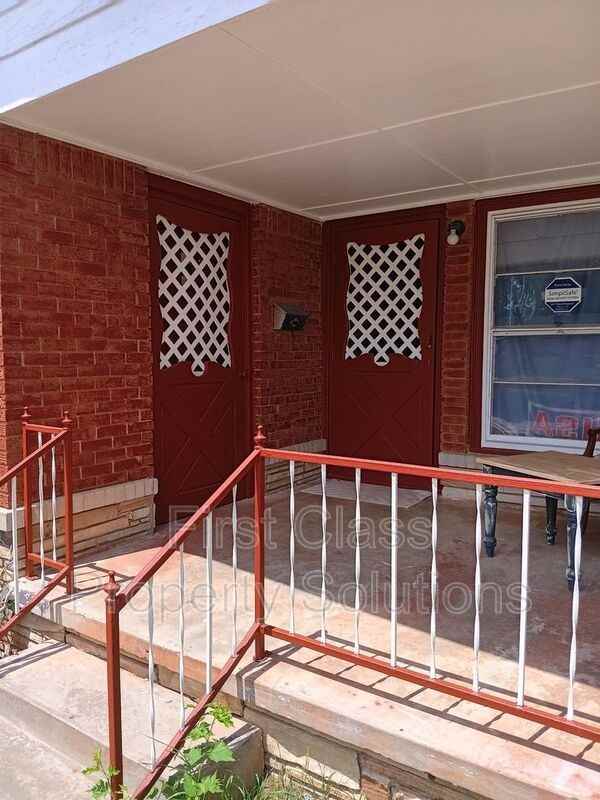 2801 Sw 51st St - Photo 4 of 12