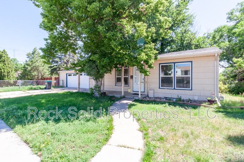 1103 Platte Ave - Photo 2 of 30