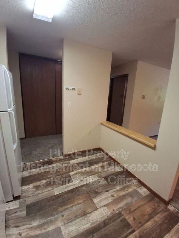 221 Grand Ave W #204 - Photo 7 of 17