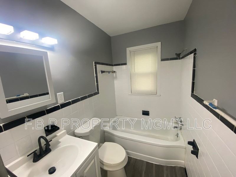 8850 Rosemont Ave - Photo 5 of 12