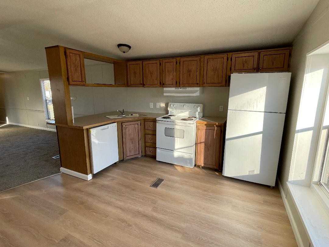11 Fox Haven Dr #1 - Photo 3 of 8