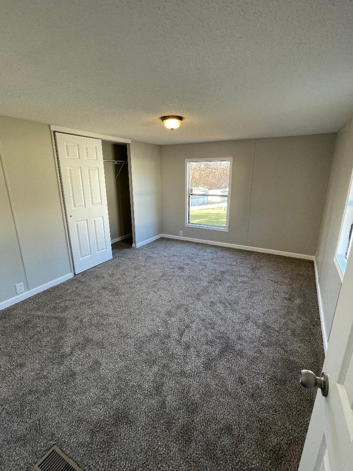 11 Fox Haven Dr #1 - Photo 5 of 8