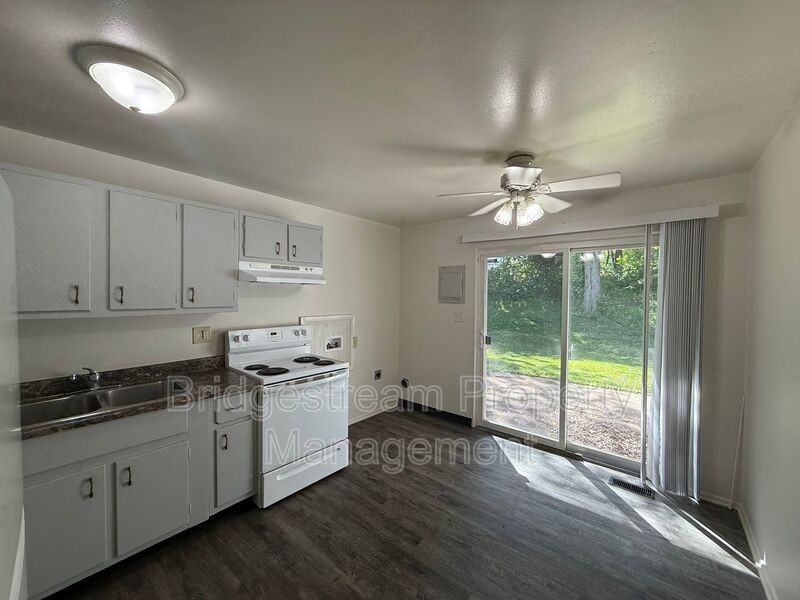 5126 Nebraska Ave - Photo 4 of 9