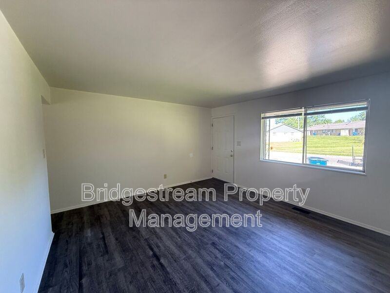 5126 Nebraska Ave - Photo 6 of 9