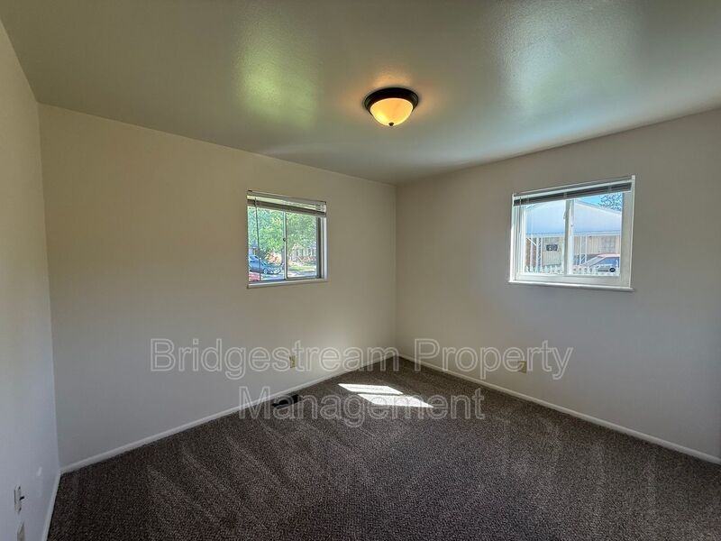 5126 Nebraska Ave - Photo 7 of 9