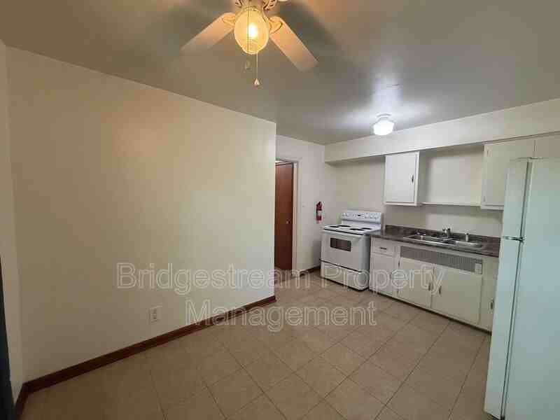 426 Wonderly Ave #3 - Photo 5 of 8