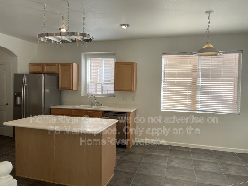 1100 Diamondback Dr Ne - Photo 3 of 26