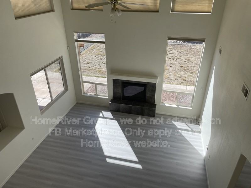 1100 Diamondback Dr Ne - Photo 4 of 26