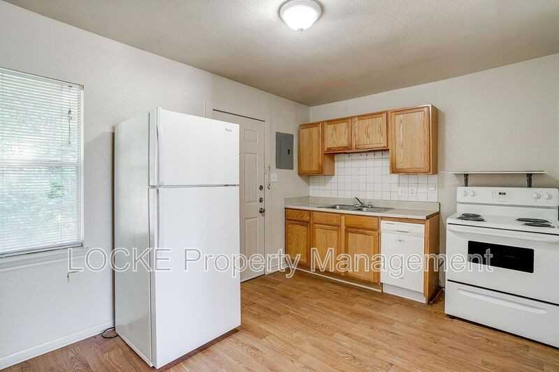 3419 S University Dr #D - Photo 3 of 18