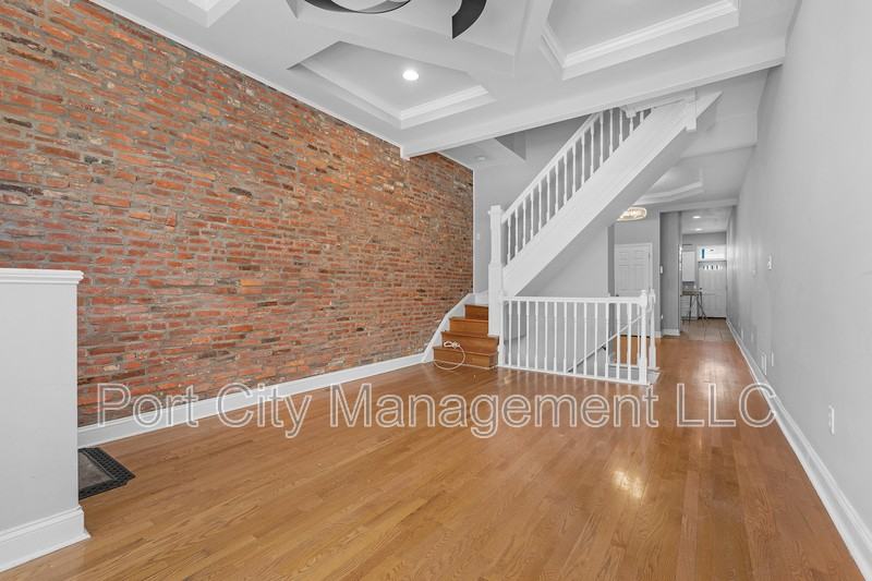 2534 Mcculloh St - Photo 7 of 31