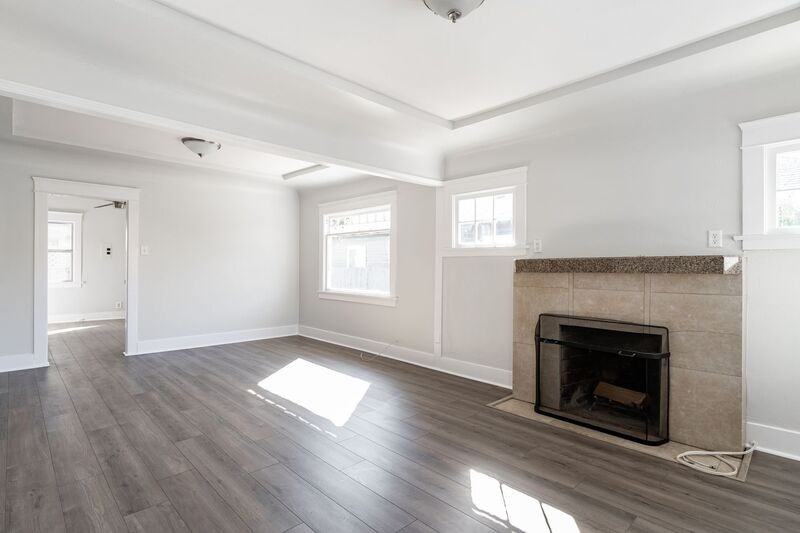 4767 Bancroft St - Photo 5 of 28