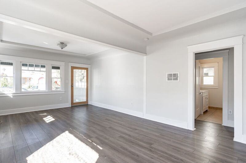 4767 Bancroft St - Photo 7 of 28