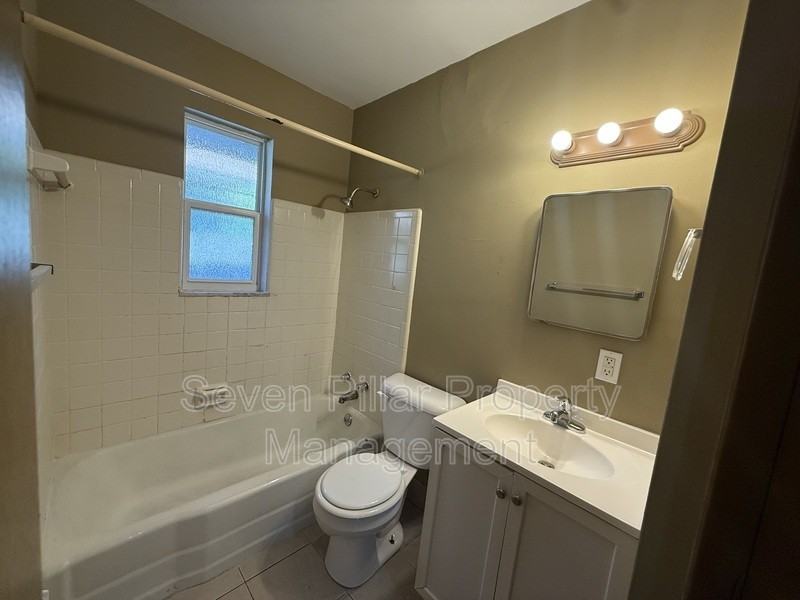 3199 Maize Rd - Photo 7 of 14