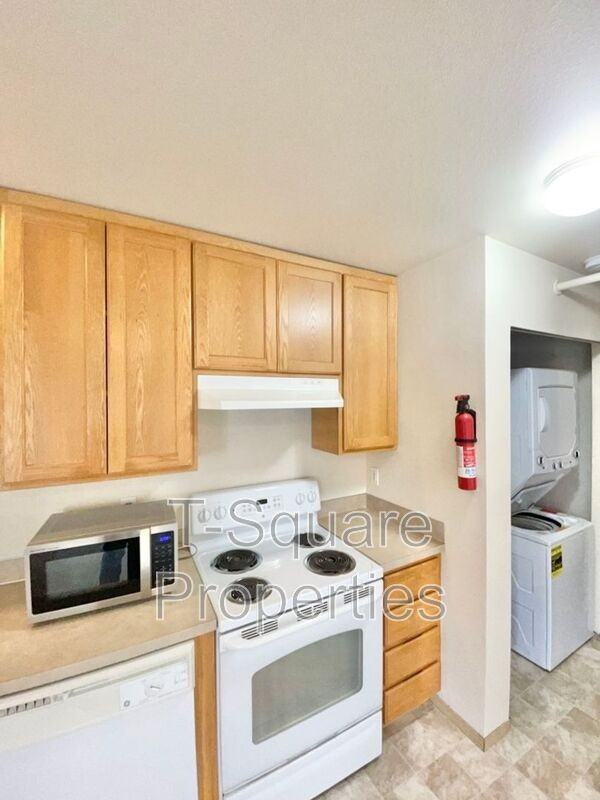 717 Cedar Ave #202 - Photo 2 of 17