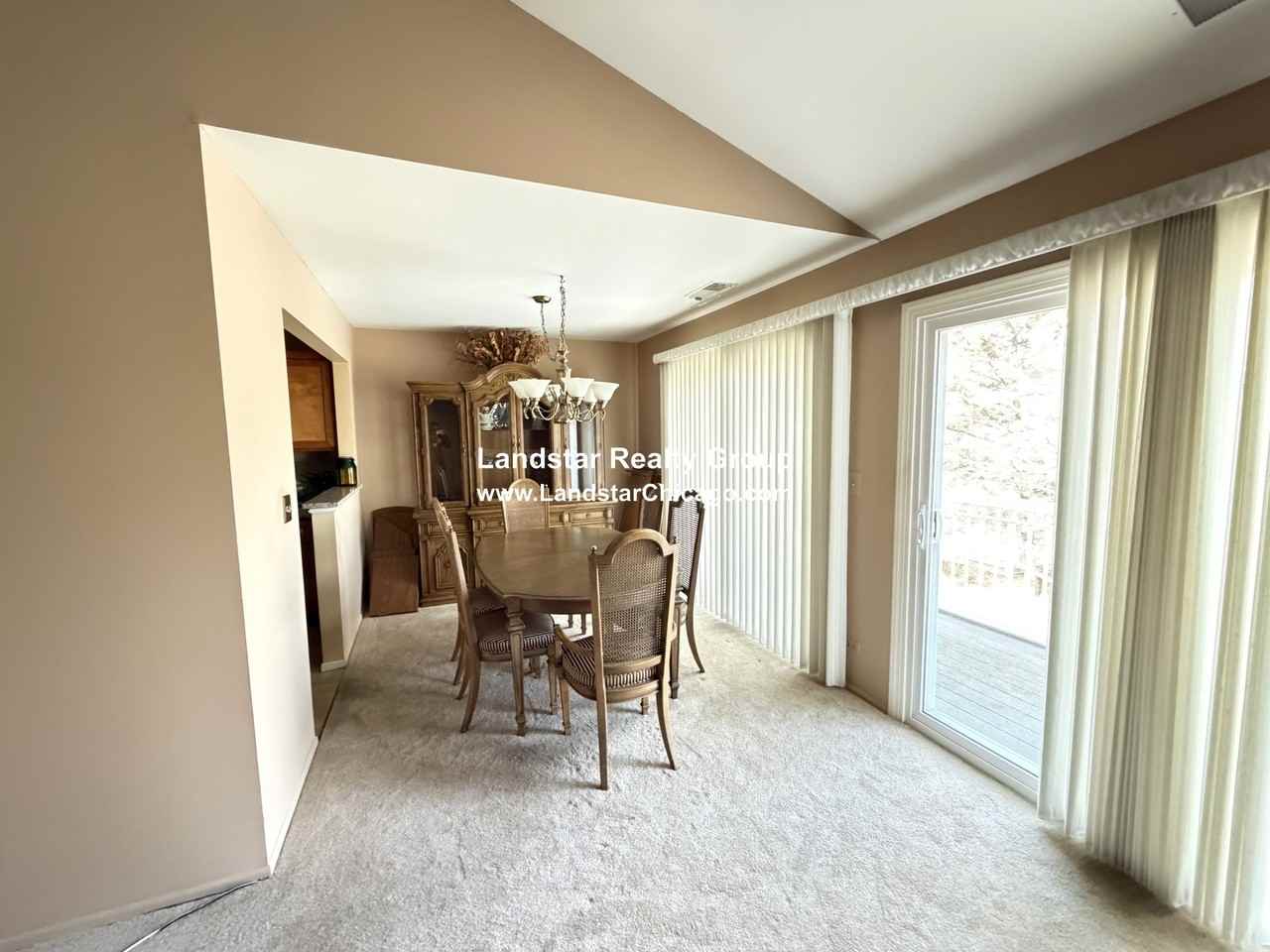 608 Berkley Ct #W2 - Photo 5 of 12