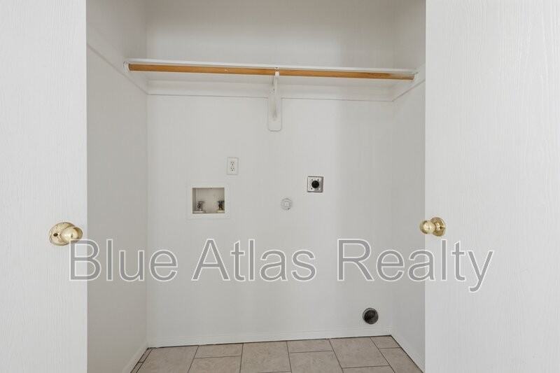 125 Cambridge Dr #4 - Photo 7 of 14