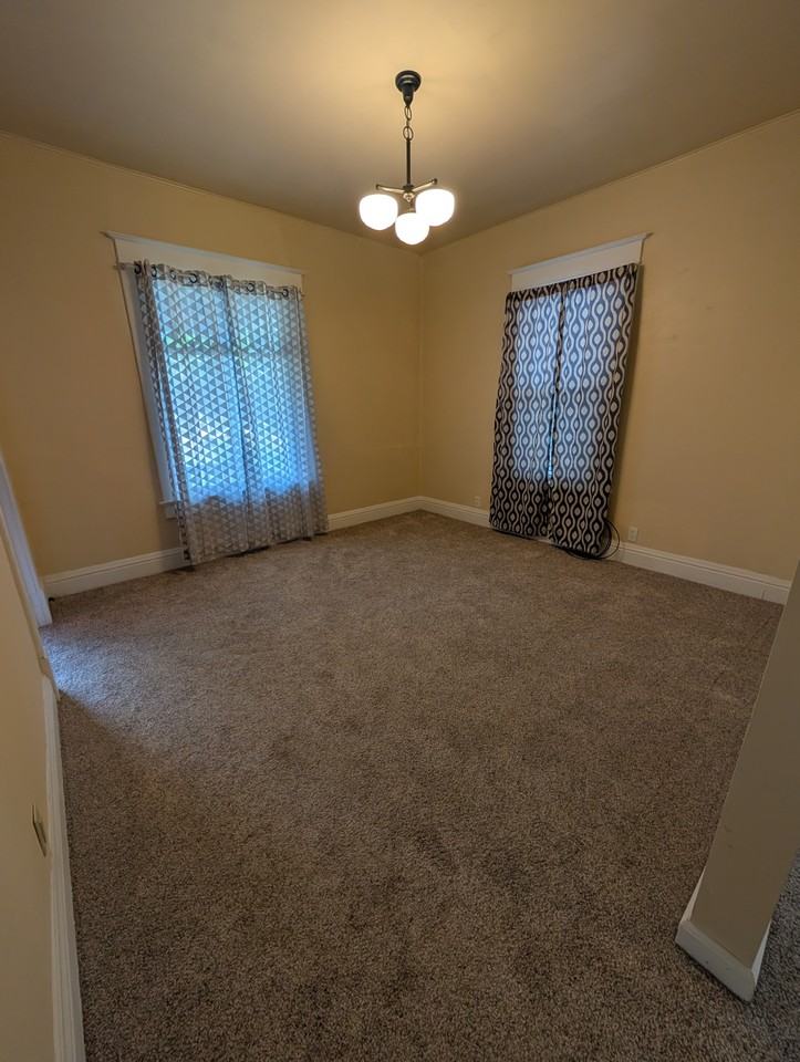 1415 Sw Western Ave #1 - Photo 2 of 19