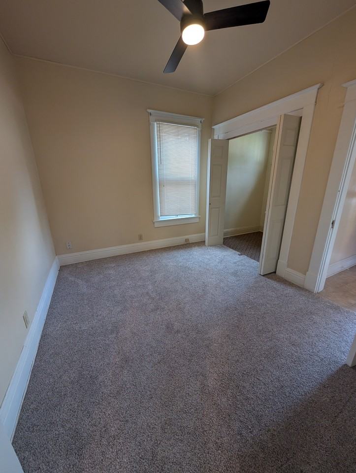 1415 Sw Western Ave #1 - Photo 4 of 19