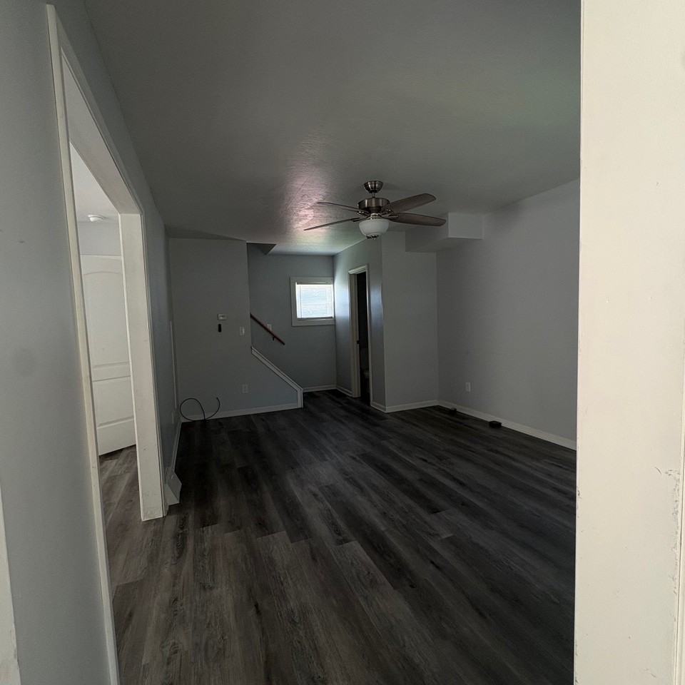 890 Oregon Ave #1 - Photo 3 of 15