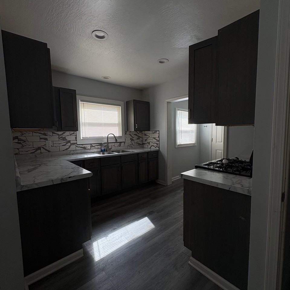890 Oregon Ave #1 - Photo 6 of 15