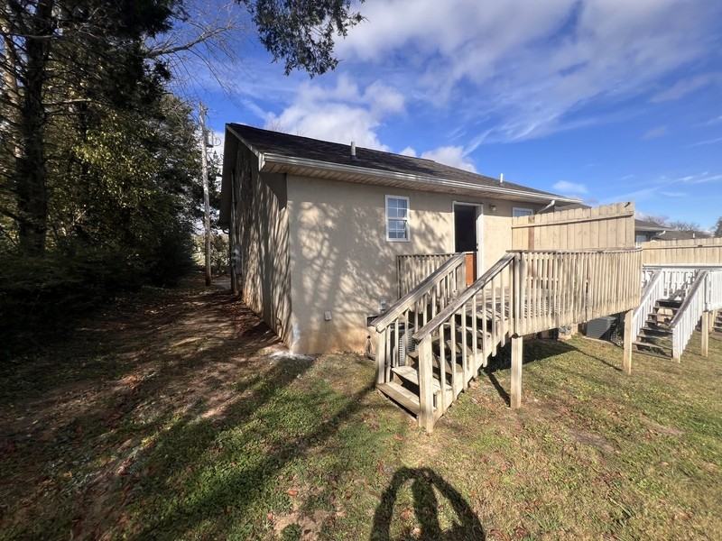 200 Stone Henge Ln - Photo 7 of 7