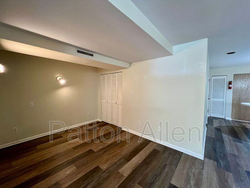 35 Herron Ave #5 - Photo 5 of 21