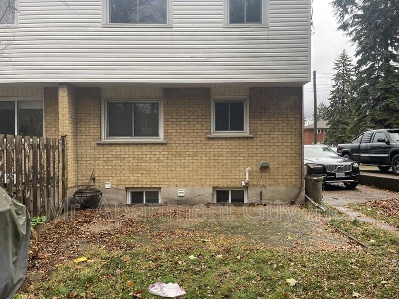 161 Weber St N - Photo 6 of 16
