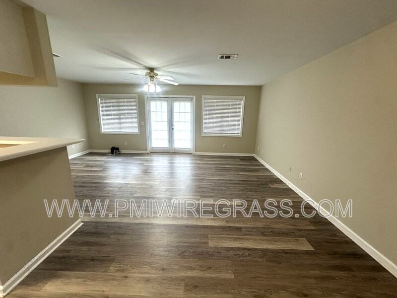 125 Commons Dr - Photo 4 of 13