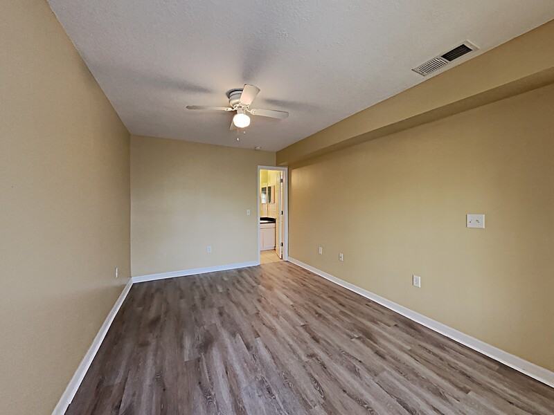 2306 Fan Palm Dr #B - Photo 5 of 7