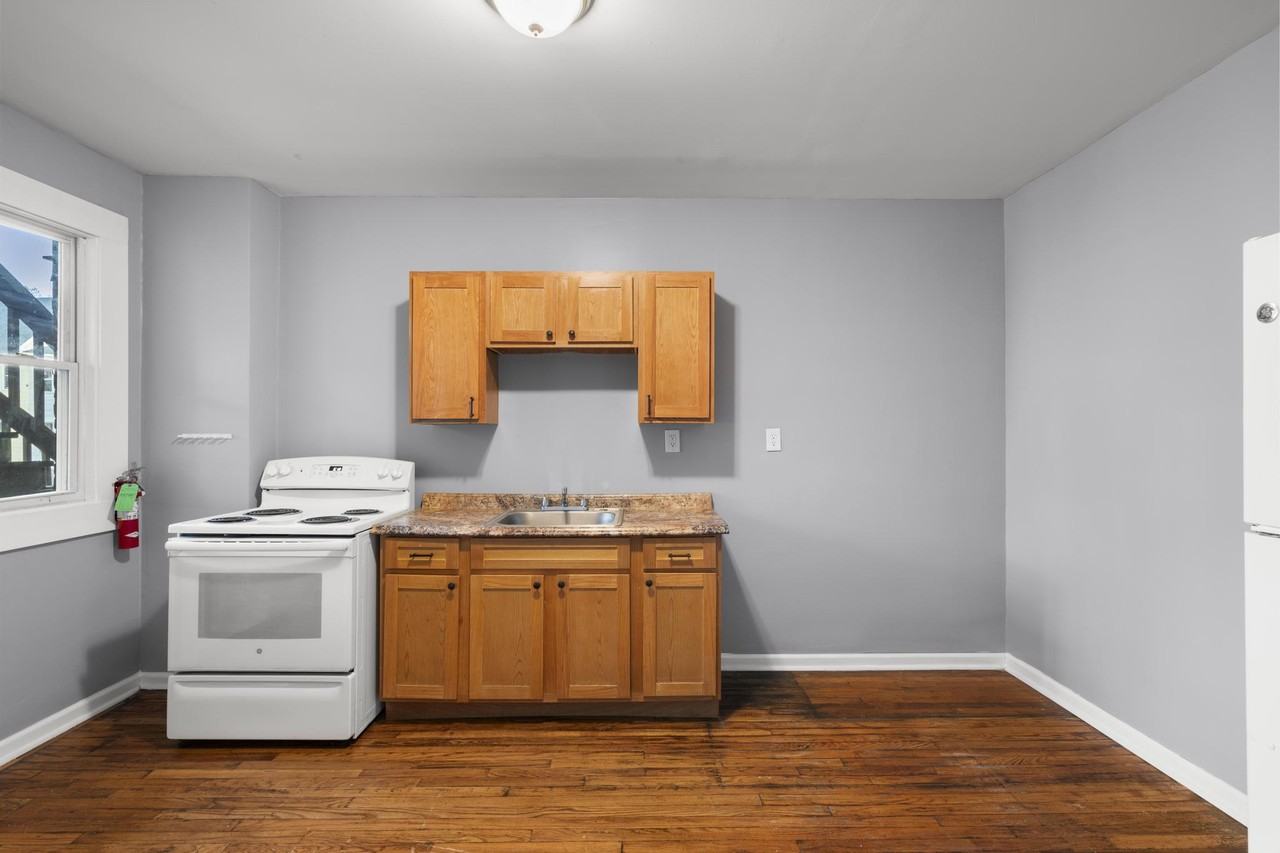 34-38 Beacon Street - Photo 2 of 23