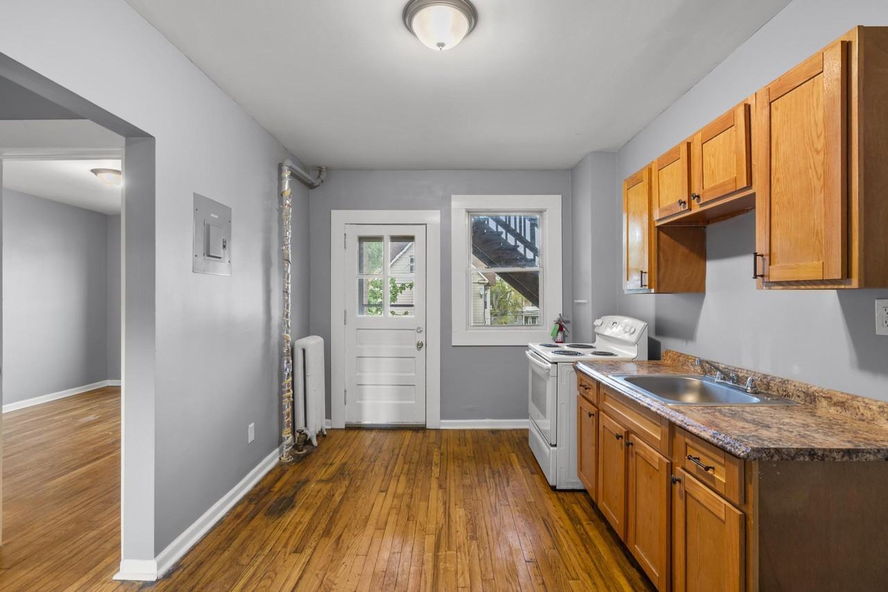 34-38 Beacon Street - Photo 3 of 23