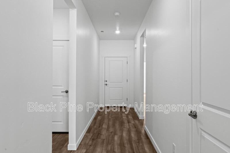 15307 Cloud Crest Ave - Photo 3 of 37