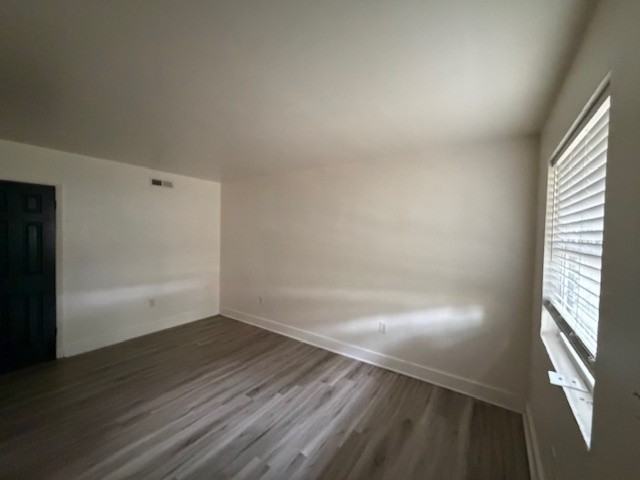 601 King George Avenue Southwest - Photo 4 of 6
