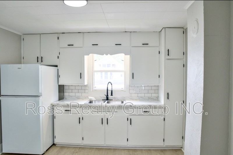 1104 Nevada St - Photo 2 of 6