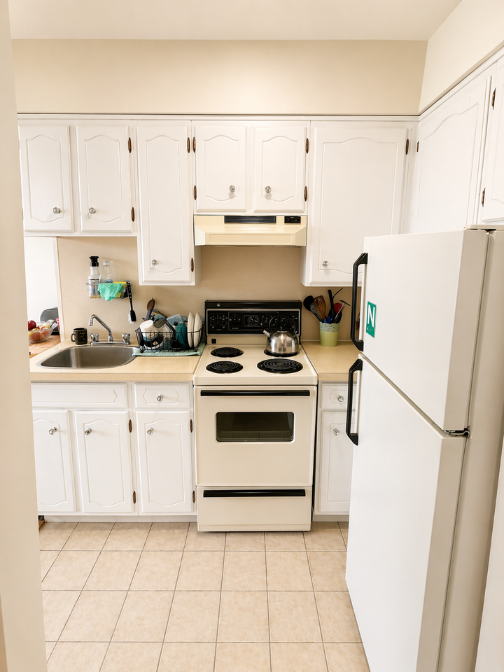 2476 York Avenue #302 - Photo 5 of 8