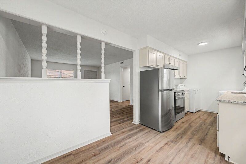 201 Jefferson St Apt B - Photo 2 of 22