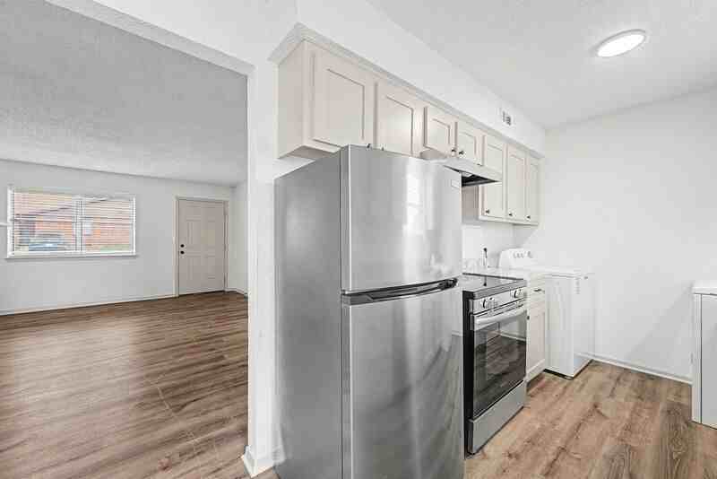 201 Jefferson St Apt B - Photo 4 of 22