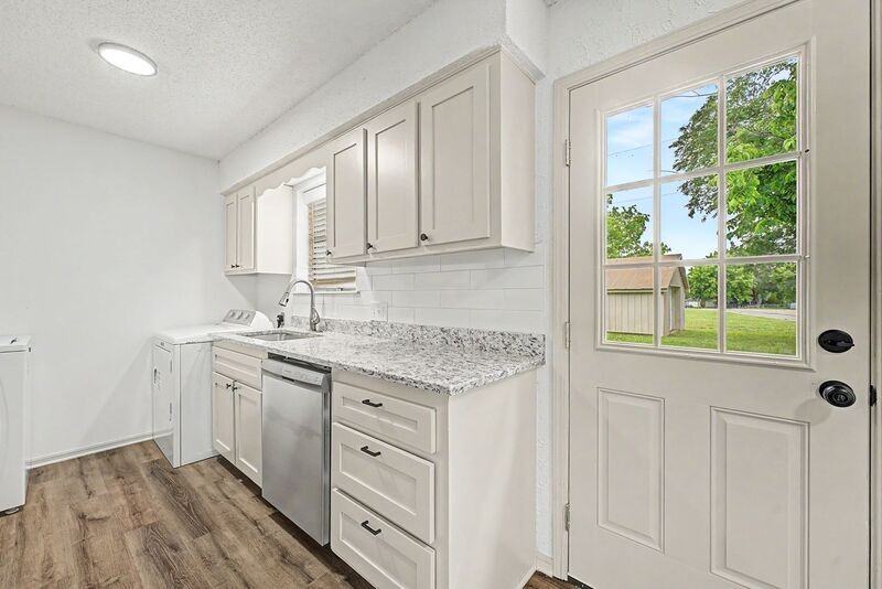201 Jefferson St Apt B - Photo 6 of 22