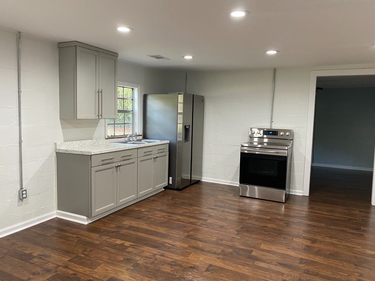 113 Wilson Ave #B - Photo 3 of 10