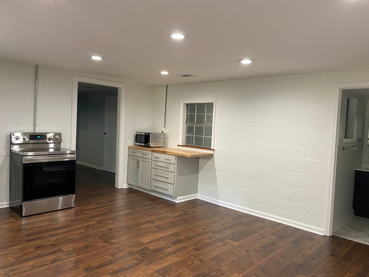 113 Wilson Ave #B - Photo 4 of 10